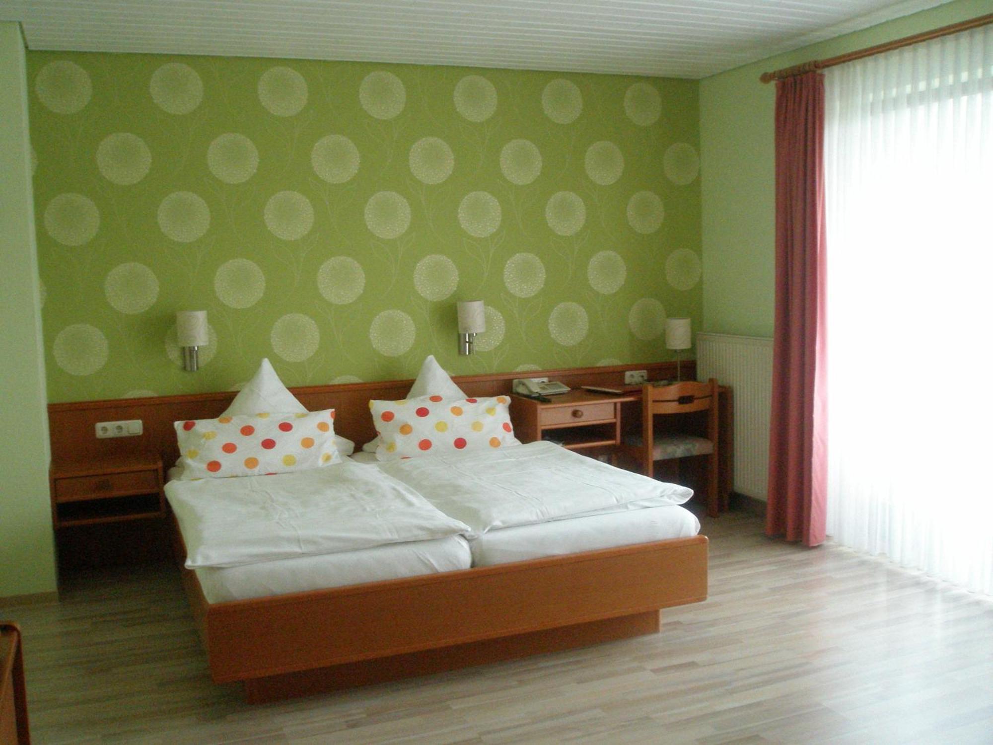 Landhotel Am Wenzelbach Pruem Exterior photo