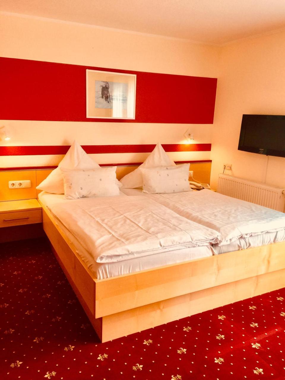 Landhotel Am Wenzelbach Pruem Exterior photo