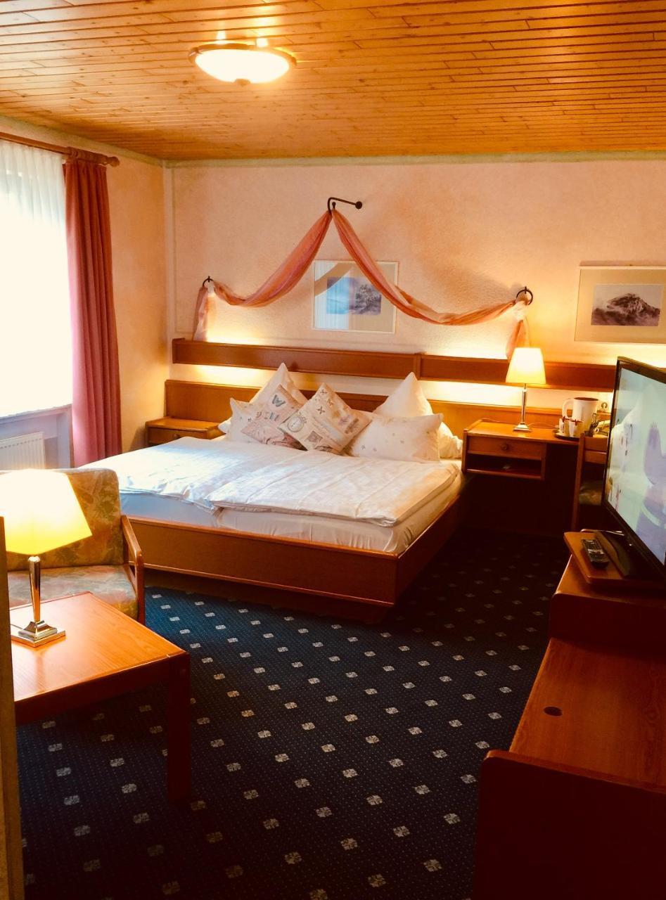 Landhotel Am Wenzelbach Pruem Exterior photo